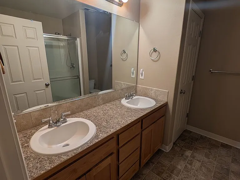 7302 Hayworth Ave NE — Photo 28
