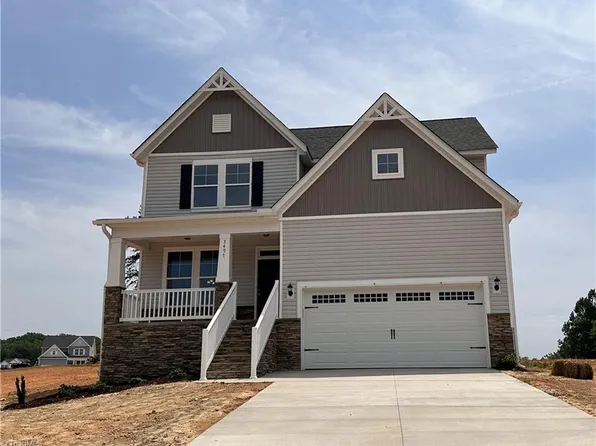 3497 Old Lake Ct, Stokesdale, NC 27357