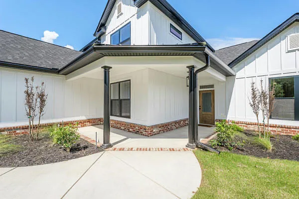 4 bed, 3.5 bath, 2812 sqft, $2,650 — Photo 3