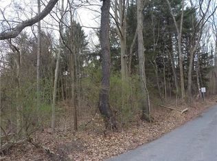 561 Flaugherty Run Rd, Coraopolis, PA 15108