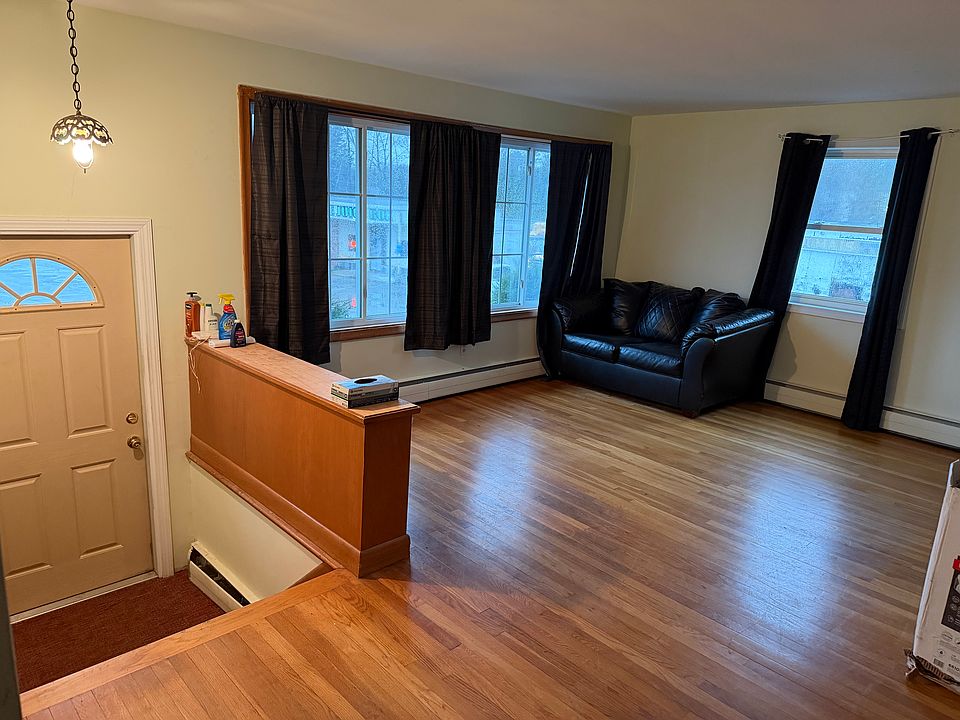 1st image of 905 Victory Hwy Suite 2