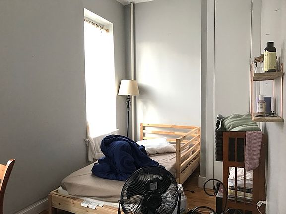 2nd image of 1061 Bergen St #2C