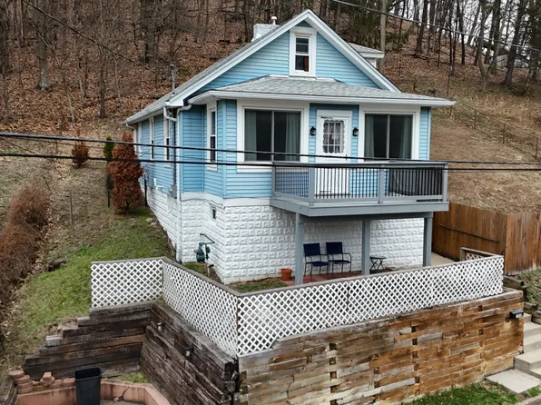 798 Valley Rd, Ambridge, PA 15003