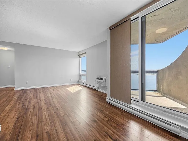 155 Front St N #1505 — Photo 5