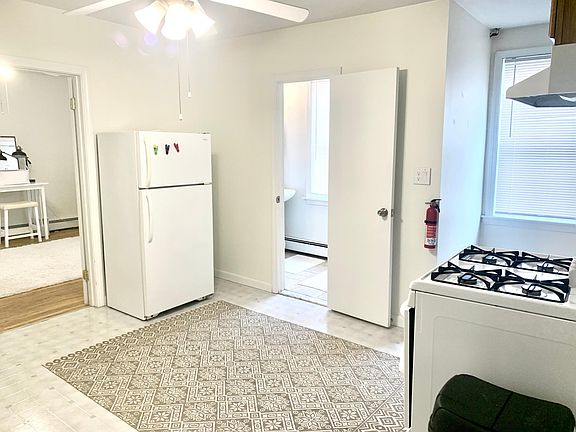 5th image of 64 Preston St APT 1