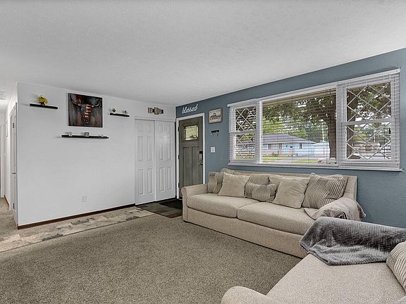 5th image of 2714 Kenny Ln