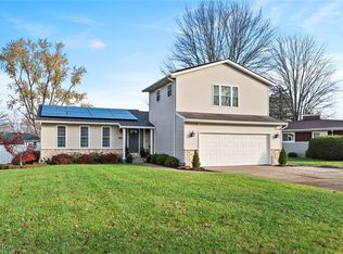 151 Rainbow Dr, Amherst, OH