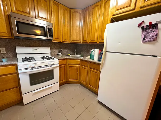 Rented by Capri Jet Realty Corp | media 6