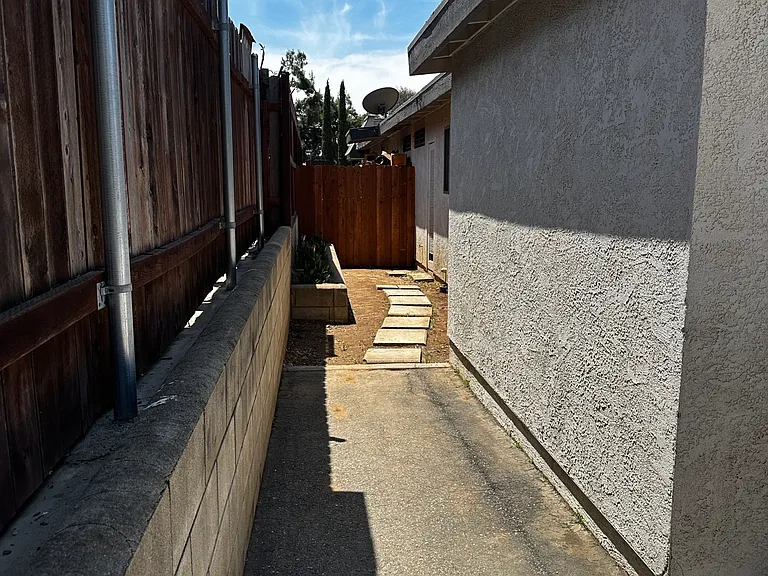 208 Woodcrest Ln #210 — Photo 5