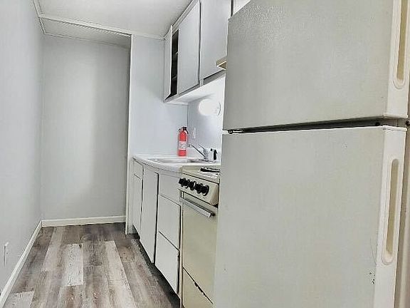 4th image of 930 N Ella St APT 6