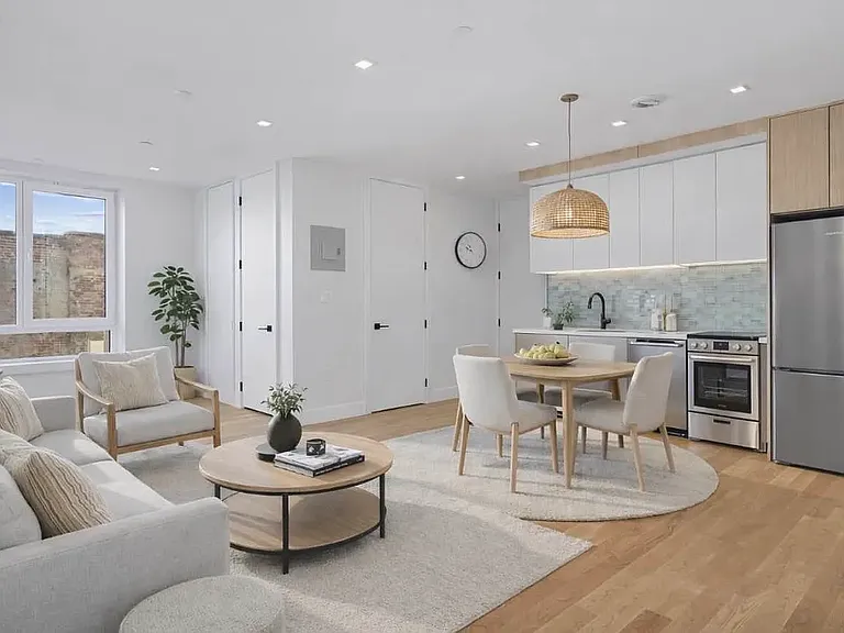 322 Graham Ave #2B — Photo 1