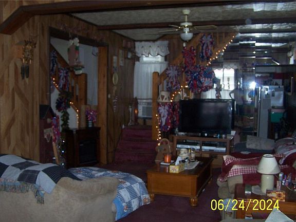 5th image of 108 E Pine St