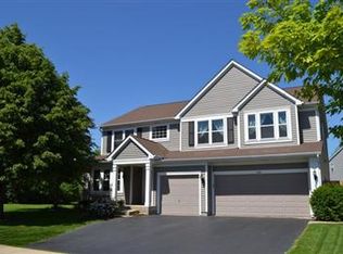 1749 Nashville Ln, Crystal Lake, IL 60014