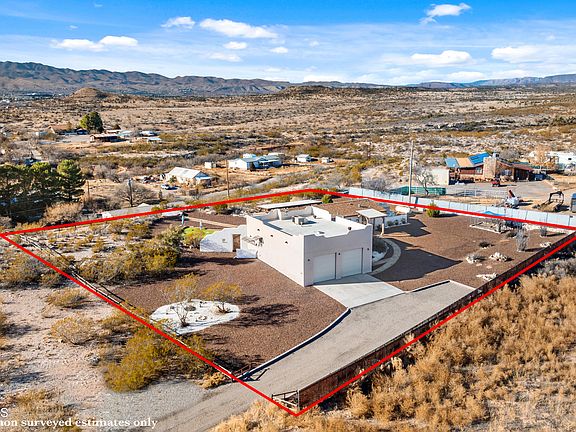 3rd image of 1075 S Trails End Drive