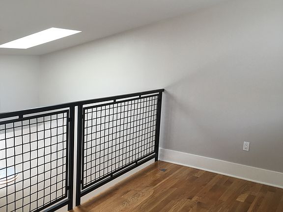 4th image of 493 Haight St #310