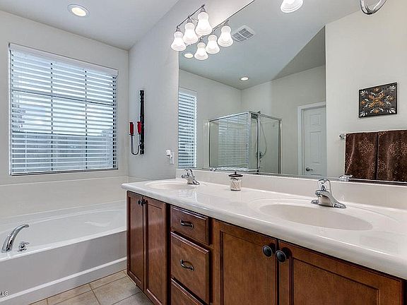 3rd image of 3140 S Dakota Pl