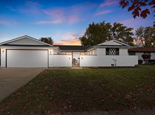 1031 Conrad Ct, Elk Grove Village, IL 60007