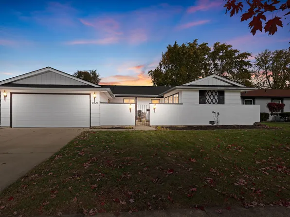1031 Conrad Ct, Elk Grove Village, IL 60007