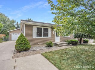 150 Oak St, Rockford, MI