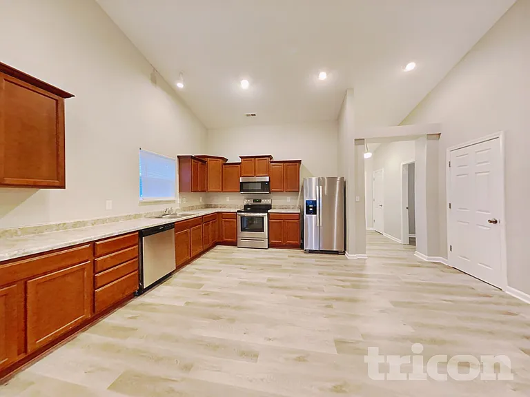 1263 Brookdale Ct — Photo 3