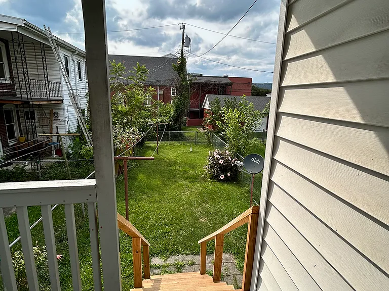 133 Springdale St — Photo 11