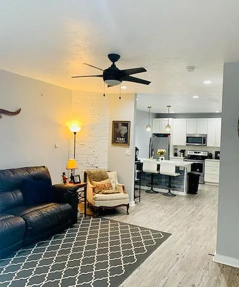 110 Handler St #110 — Photo 2