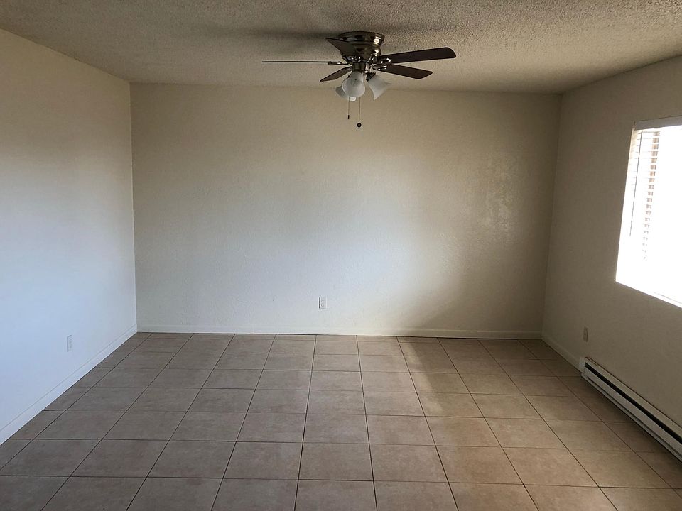 2nd image of 910 E Georgia St
