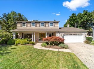 22624 Sunnyhill Dr, Rocky River, OH 44116