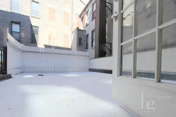 Rented by Hecht Group | media 23