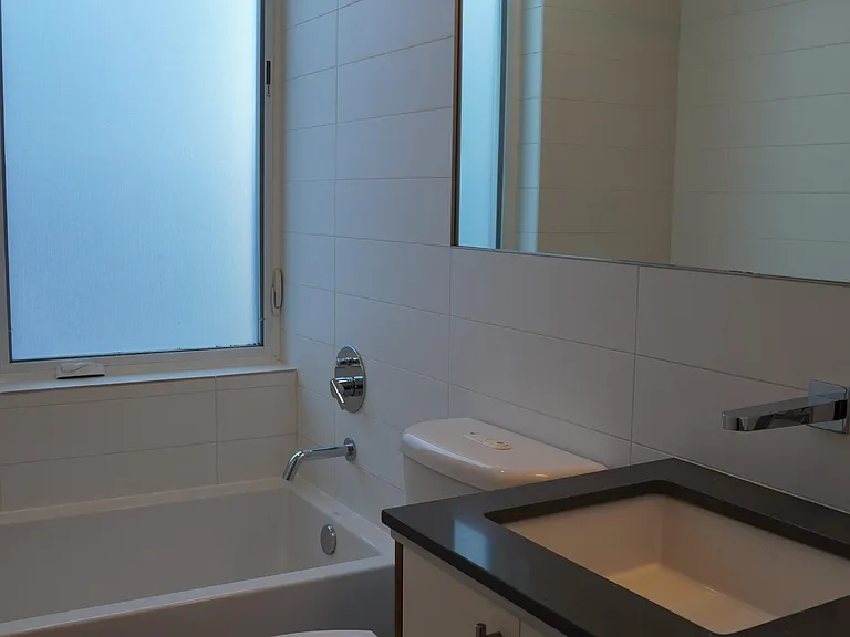 428 W Barrett St — Photo 6