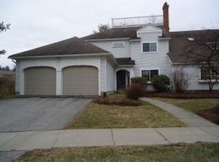 2 Southwind Dr, Burlington, VT 05401