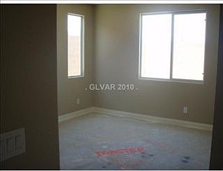 5th image of 10424 Bush Mountain Ave