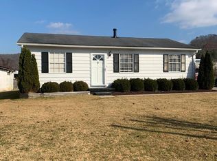 72 Green Valley Rd, Vanceburg, KY 41179