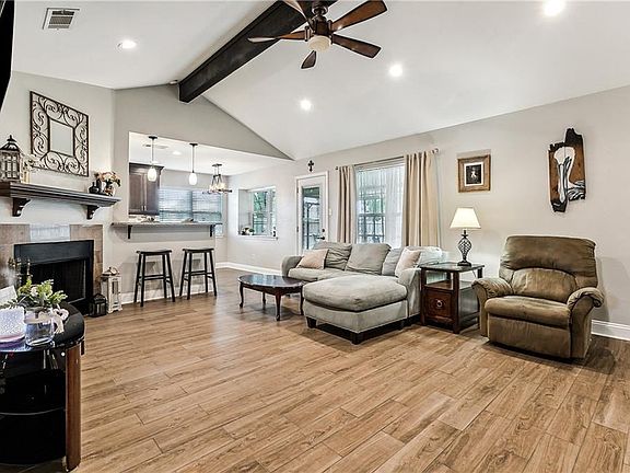 5th image of 2701 Oak Forest Blvd