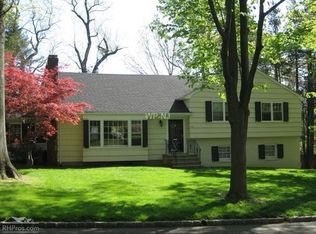 16 Sheffield Rd, Summit, NJ 07901