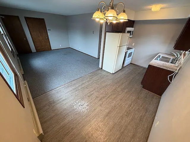 1 bed, 1.0 bath, 650 sqft, $950 — Photo 3