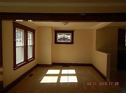 3rd image of 25 Ashland Ave