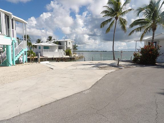 2nd image of 701 Spanish Main Dr #266