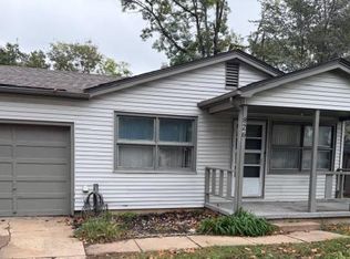 826 N McComas St, Wichita, KS 67203