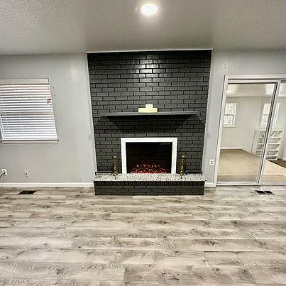 1st image of 3215 Oakwood Dr