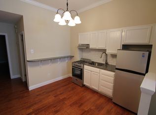 933 S 10th St FLOOR 1, Philadelphia, PA 19147