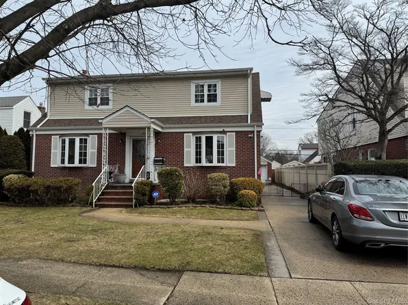 48 Orchid Lane, New Hyde Park, NY 11040