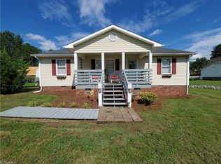 140 Dove Meadows Dr, Archdale, NC 27263