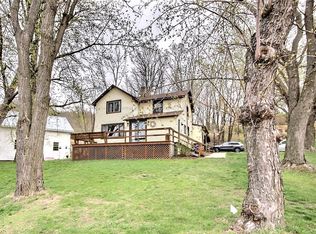 123 Main St, Genoa, WI 54632