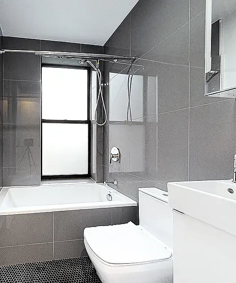 231 N Henry St #2R — Photo 6