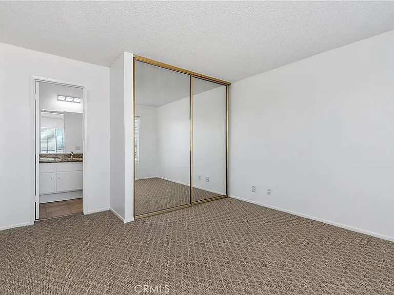3876 Howard Ave #7 — Photo 32