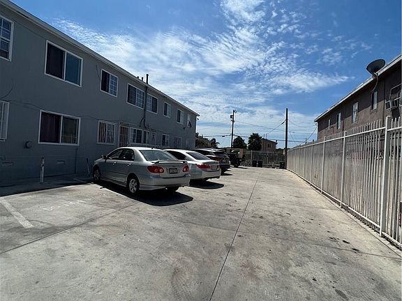 5th image of 714 E 108th St