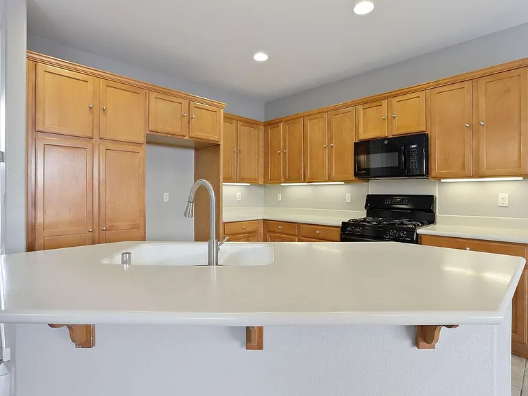 353 Rosebriar Pl — Photo 4