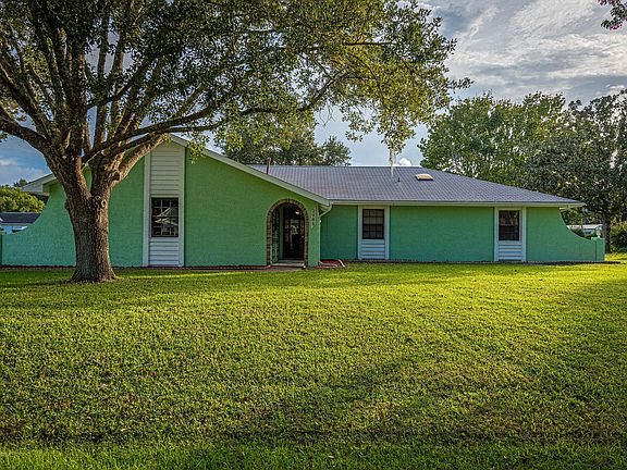 2nd image of 2985 Crystal Ct
