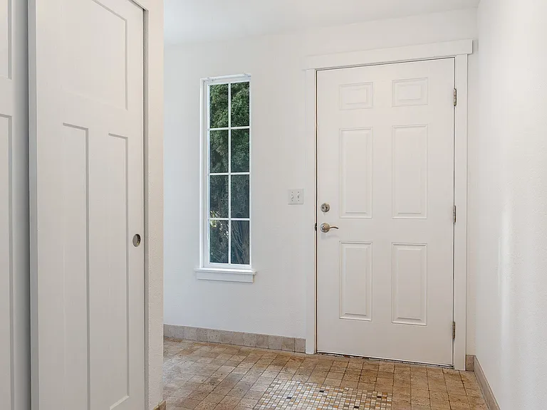 5909 Glenwood Ave — Photo 5